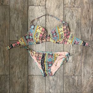 Victoria’s Secret halter bikini